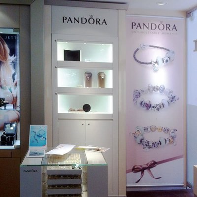 Digitaldrucklösung INDOOR - bigprints-indoor-pandora-kederschiene-oben-unten 1 Digitaldrucklösung INDOOR - bigprints-indoor-pandora-kederschiene-oben-unten 1